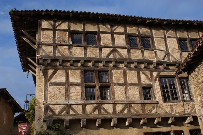 Beaujolais & Perouges Medieval Town - Private Tour - Full Day from Lyon - Planning lunch without losing the day
