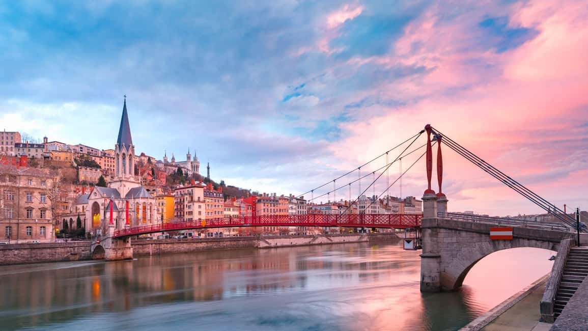 Best of Lyon: Private Walking Tour with a Local - A private introduction to Lyon from Place Bellecour