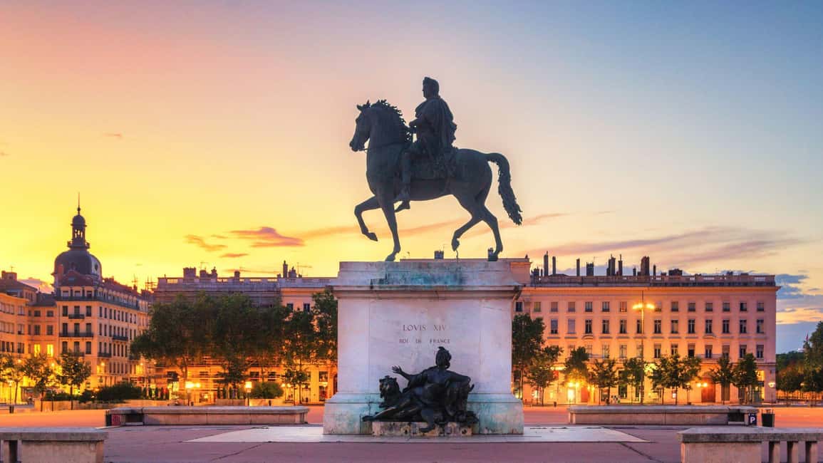 Best of Lyon: Private Walking Tour with a Local - Croix-Rousse and the city’s working character