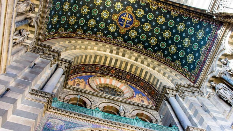 Best of Marseille: Private Walking Tour with a Local - Accessibility, timing, and small practical details