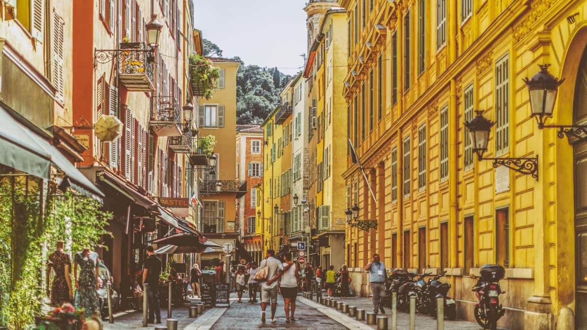 Best of Nice: Private Walking Tour with a Local - What the private group format really changes