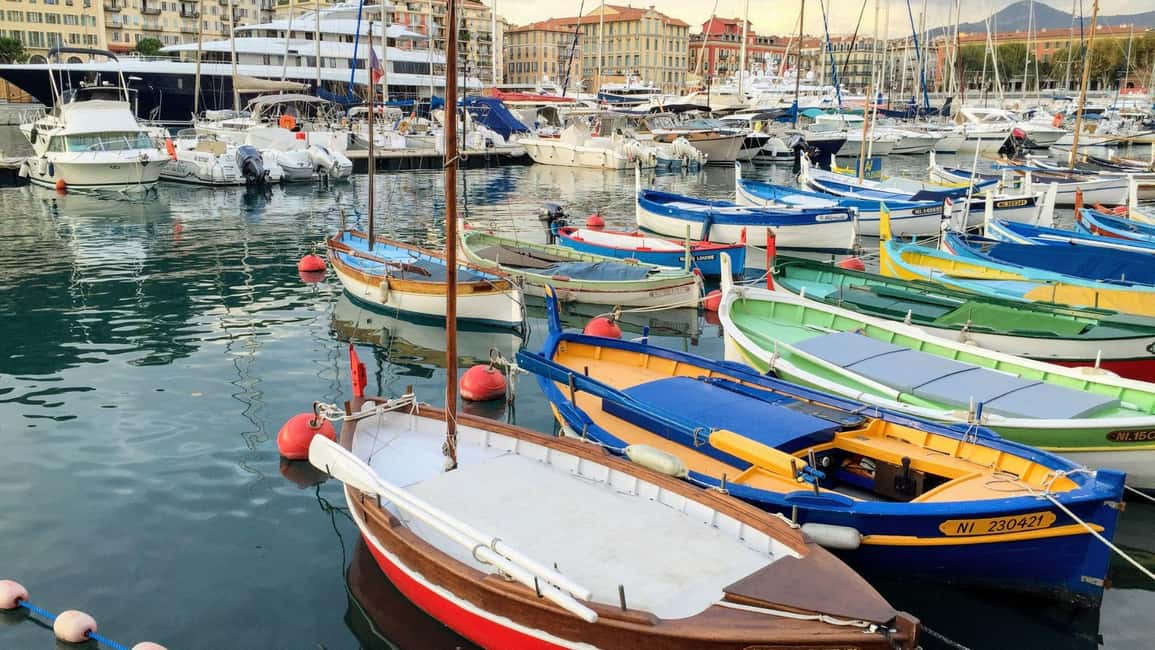 Best of Nice: Private Walking Tour with a Local - Walking the Promenade des Anglais