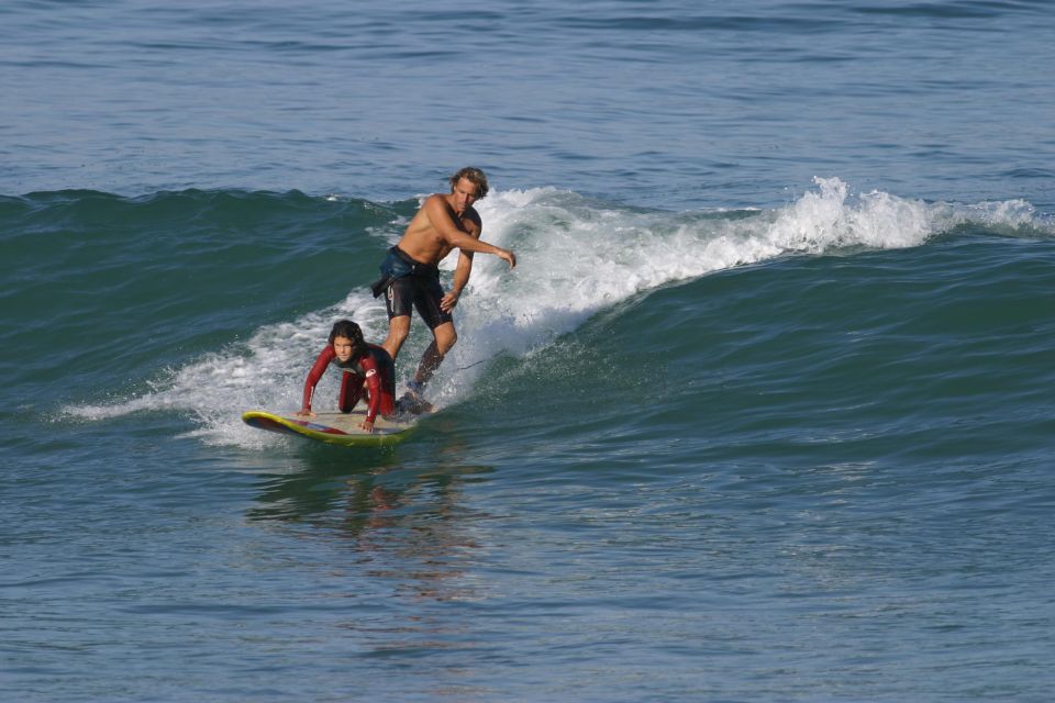 Biarritz : Cours de surf sur la côte Basque. - Equipment that fits: surfboards and seasonal wetsuits