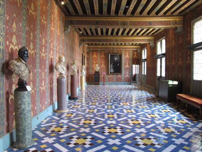 Blois: Private Tour of Blois Castle with Entry Tickets - Why Blois Castle rewards a private tour