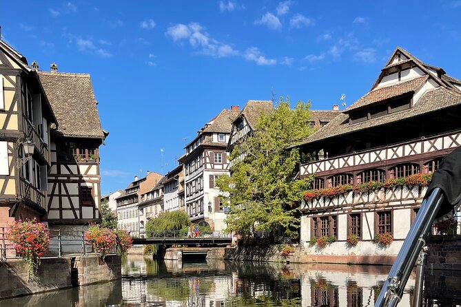 BOAT ALSACE Visit Strasbourg in a private boat + Captain - The first views: Notre-Dame de Strasbourg from the water
