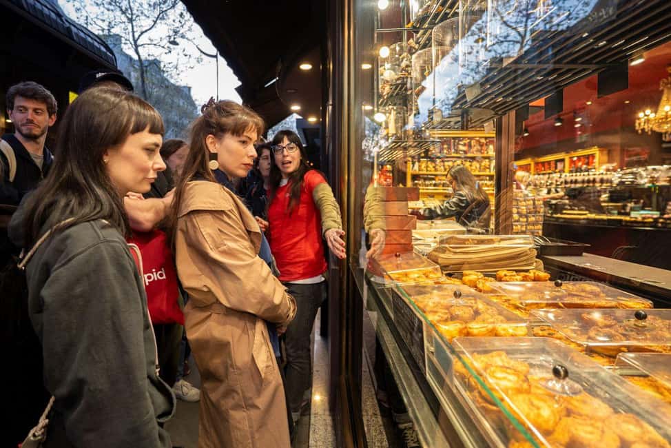 Boho Nights in Paris: A Magical Evening Tour - Ten quiet minutes in Luxembourg Gardens