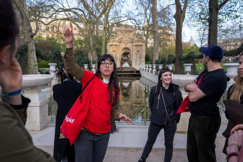 Boho Nights in Paris: A Magical Evening Tour - The Seine embankments and Place Dauphine