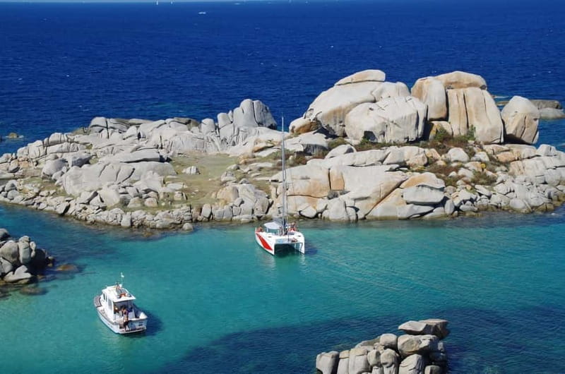Bonifacio: Catamaran trip with snorkeling at the Lavezzi Islands - The catamaran ride out: sailing time you can actually understand