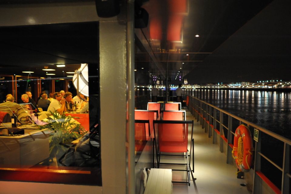 Bordeaux: 2-Hour River Dinner Cruise - Bridges, ports, and the route: what to look for during the 2 hours