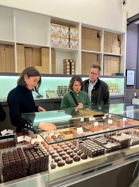 Bordeaux: A Deluxe Gourmet Tour - The first bite: Bordeaux’s cannelé
