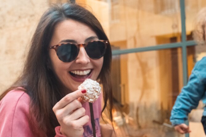 Bordeaux Afternoon Food Tour : Sweets, Wine and Cheese - Porte Cailhau: stepping into Bordeaux’s medieval past