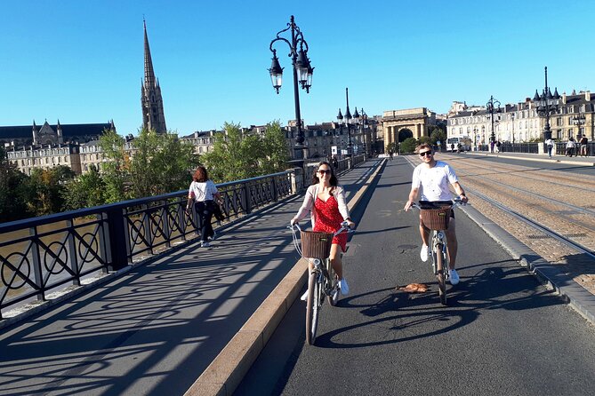 Bordeaux bike tour "The Best of Bordeaux" - Pont de Pierre and the Quays: bridges that change your perspective