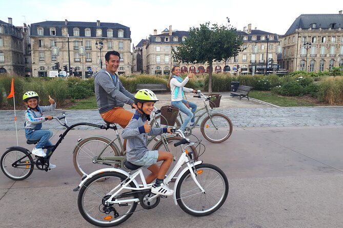 Bordeaux bike tour "The Best of Bordeaux" - Darwin eco-district and the Chaban-Delmas bridge moment