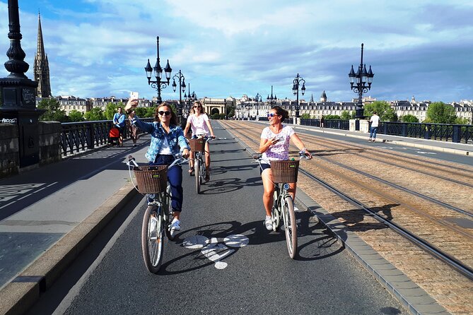 Bordeaux bike tour "The Best of Bordeaux" - Saint-Michel to Grosse Cloche: the city’s medieval vibe up close