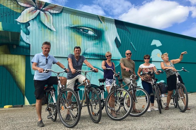 "Bordeaux by bicycle: a 3-hour tour immersive experience" - Bikes, helmets, baskets, and the food that actually helps