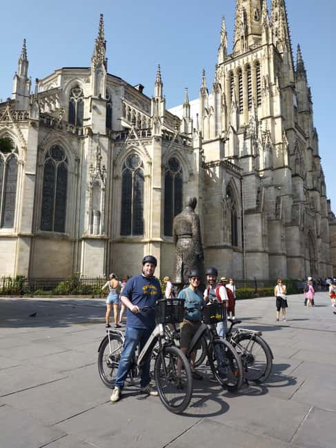 Bordeaux by Gravel Bike : Historic center & vineyards - The Latresne family winery stop