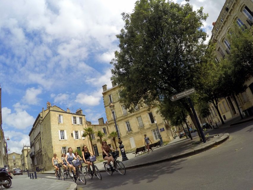 Bordeaux: Essentials 3-Hour Bike Ride - Pont Jacques Chaban-Delmas to Chartrons: Past Meets Future