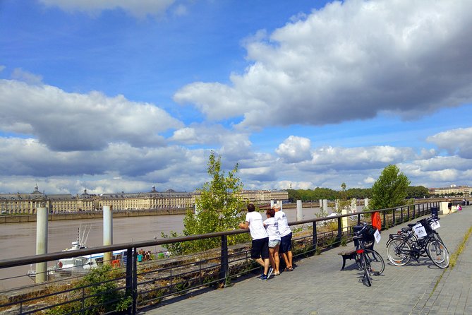 Bordeaux Essentials Sightseeing Bike Tour with a Local Guide - Why a Bordeaux essentials bike tour is the fastest way to get oriented