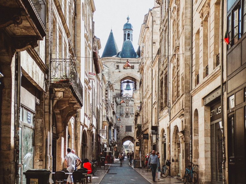 Bordeaux: Exclusive Private Guided Walking Tour - St. Michael’s Basilica: a Gothic contrast that makes Bordeaux click