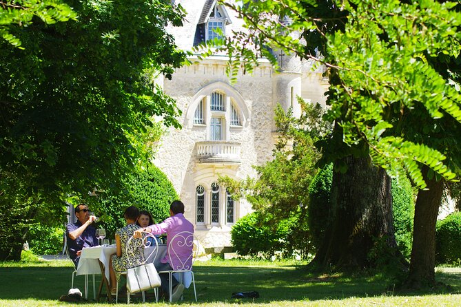 Bordeaux Full day Medoc and St Emilion 3 chateaux with Lunch - Lunch in the chateau garden: what it gets right, what to check