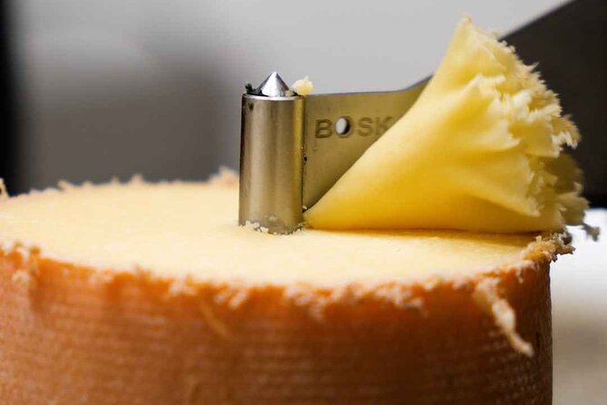 Bordeaux Gourmet Experience : tasting of French cheeses & wines - What you eat: nine AOP/AOC French cheeses (and why “AOP/AOC” is a big deal)
