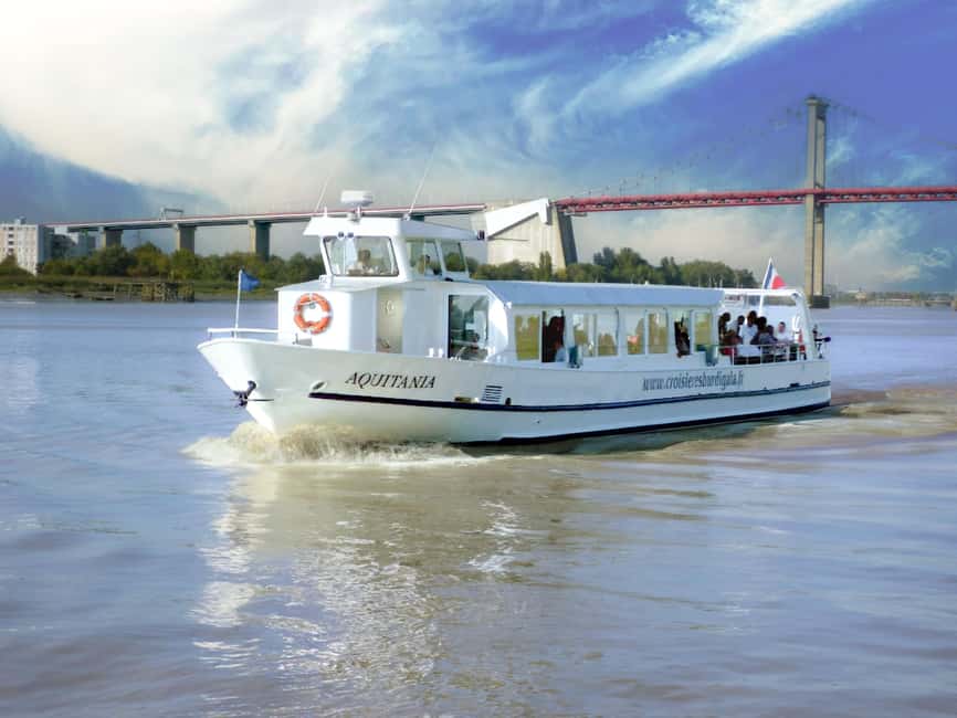 Bordeaux: Guided River Cruise - Chartrons and the wine-region feeling