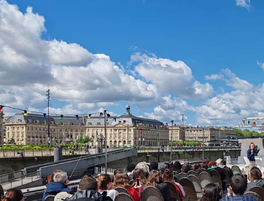 Bordeaux: Guided River Cruise - Cité du Vin: a photo stop plus tastings