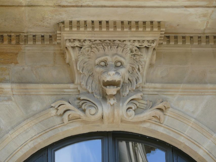 Bordeaux: Guided Walking Tour - Bilingual vs French-Only: Choose Your Time Slot Carefully