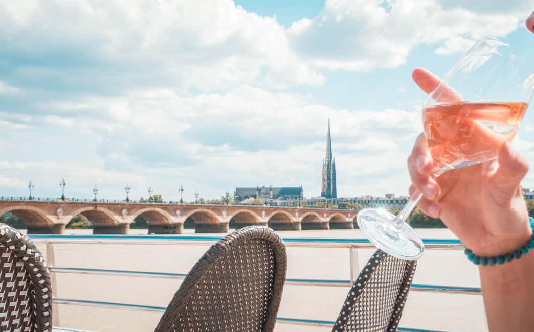 Bordeaux: Guided Wine and Canelé Discovery Cruise - The 90-minute route: what you’ll see, in the order you pass it