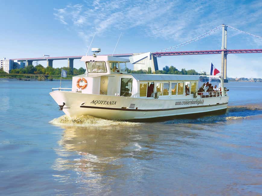 Bordeaux: Guided Wine and Canelé Discovery Cruise - Weather, wind, and keeping your comfort high
