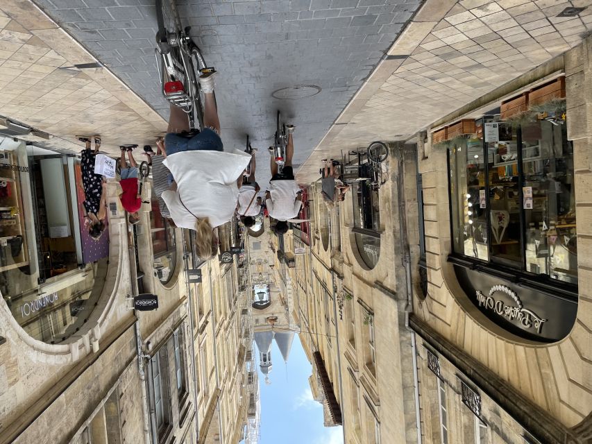 Bordeaux: Historic Center & Chartrons District Bike Tour - Darwin Eco-systeme break plus Casonnade canelé tasting