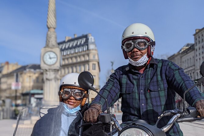 Bordeaux in 3 hours with tastings, in a private sidecar - Porte Cailhau and Bordeaux’s medieval edge