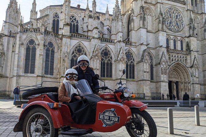 Bordeaux in 3 hours with tastings, in a private sidecar - Saint-Michel and Sainte-Croix