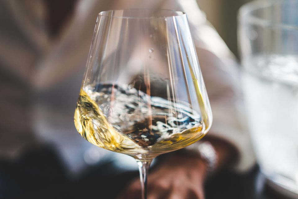 Bordeaux: Introduction to Bordeaux Wines Tasting Workshop - Getting there: a convenient start near the Grand Théâtre