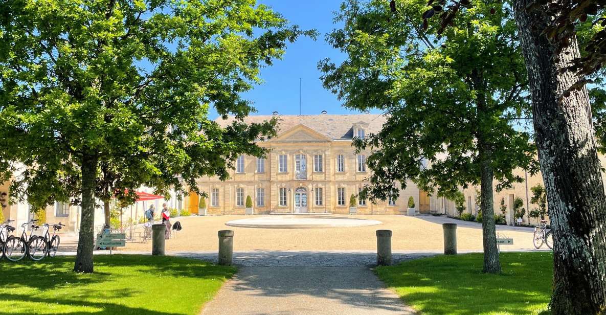 Bordeaux: Médoc & St-Emilion Wine 3 châteaux with lunch - Meeting at Monument aux Girondins and the minivan pace