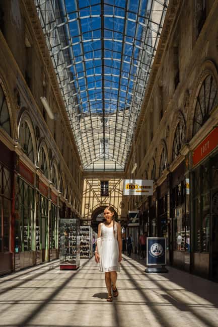 Bordeaux Photographer : Romantic or Family or Friends - Natural posing is the real selling point