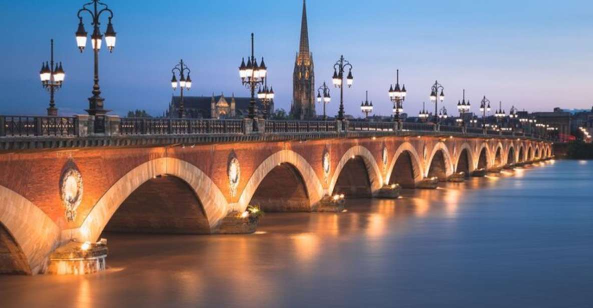 Bordeaux: Private custom tour with a local guide - A Bordeaux walk that begins with your interests
