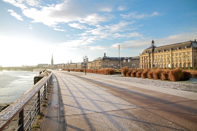 Bordeaux: Private Walking Tour with a Local - A private Bordeaux walk built around your questions