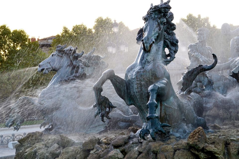 Bordeaux: Private Walking Tour with a Local - Local tips for food, coffee, and what to do next