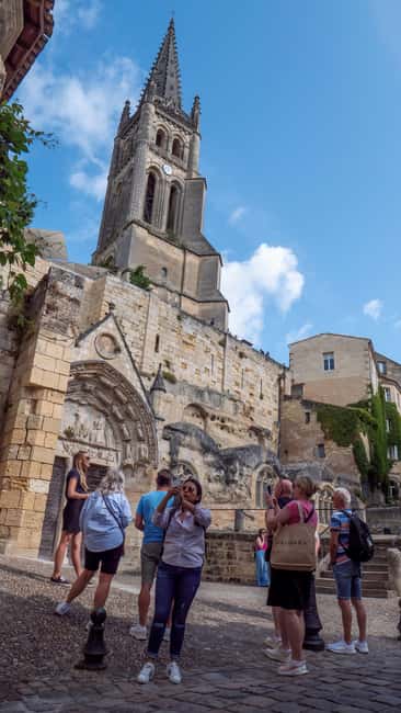Bordeaux: Saint-Emilion and Medoc Full-Day Wine Experience - Price and value: what $212 buys you in real terms