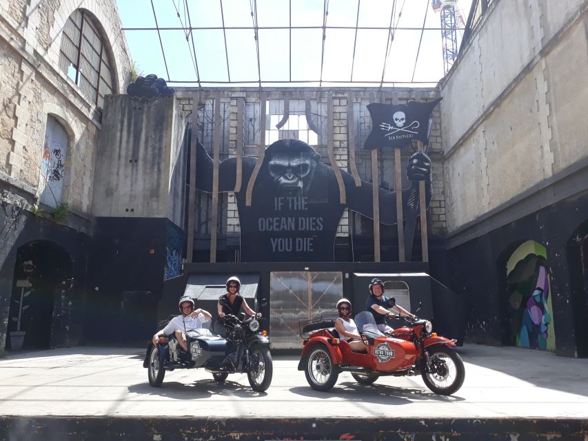 Bordeaux: Sightseeing by Side Car - Live Commentary You Actually Follow While Moving