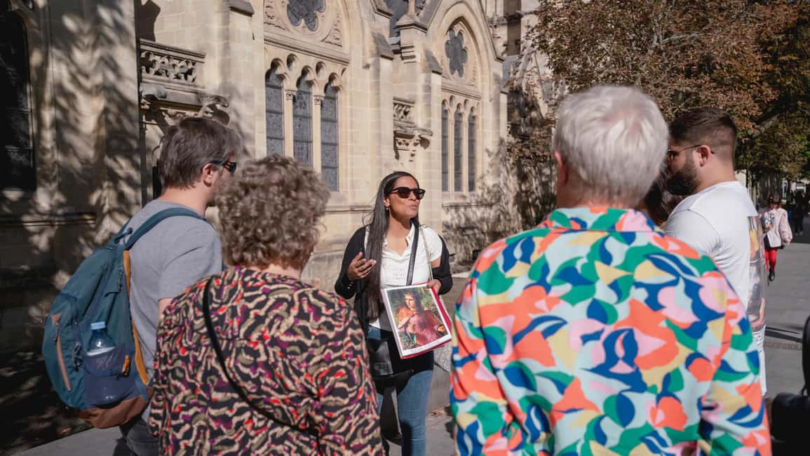 Bordeaux: Small group - Guided Walking Tour - Bordeaux in 2 Hours With Guadalupe: A Fast Orientation Route