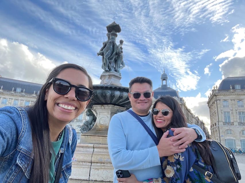 Bordeaux: Small group - Guided Walking Tour - Meeting Guadalupe at Cathédrale Saint-André (Place Pey-Berland)