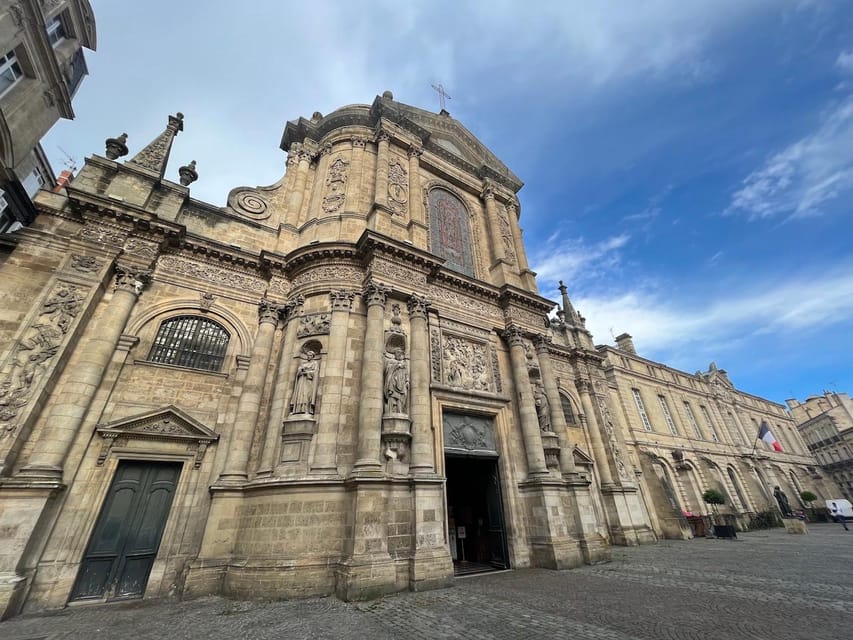 Bordeaux: Small group - Guided Walking Tour - Saint-Pierre Area Contrasts: Churches, Old Quarters, and Living Addresses