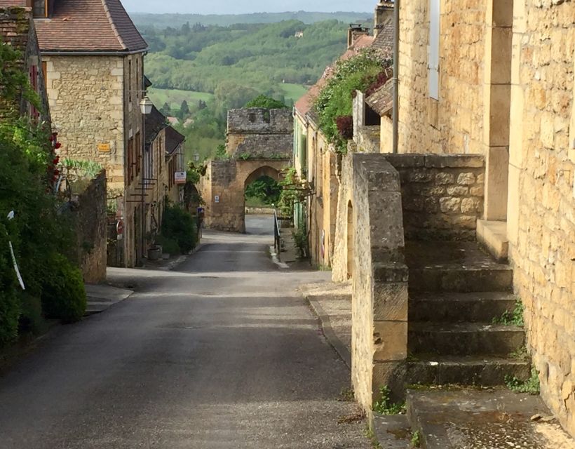 Bordeaux to Dordogne: Castles & Villages Private Tour - Two hours in Sarlat-la-Canéda
