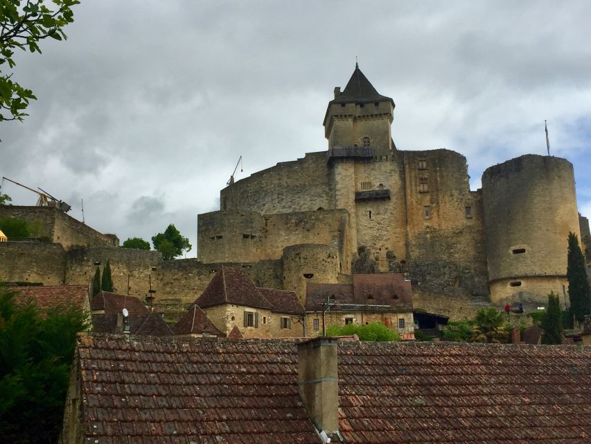 Bordeaux to Dordogne: Castles & Villages Private Tour - From Bordeaux to Les Eyzies and the prehistoric Dordogne