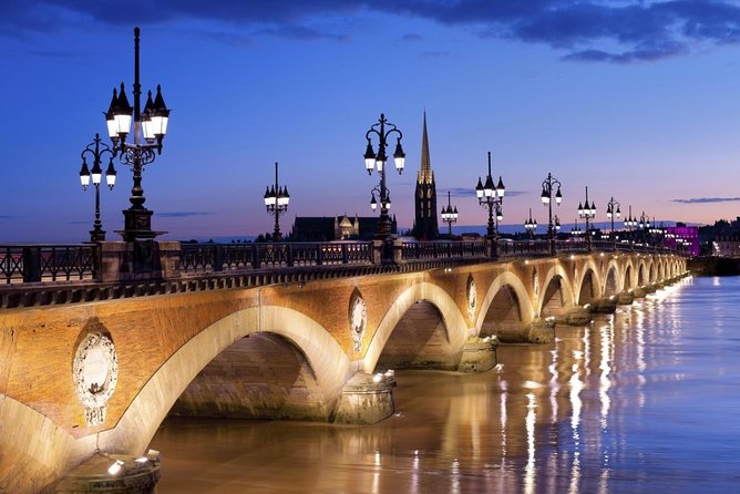 Bordeaux to Lascaux and Dordogne Valley Private Sightseeing Tour - Key points to know before booking