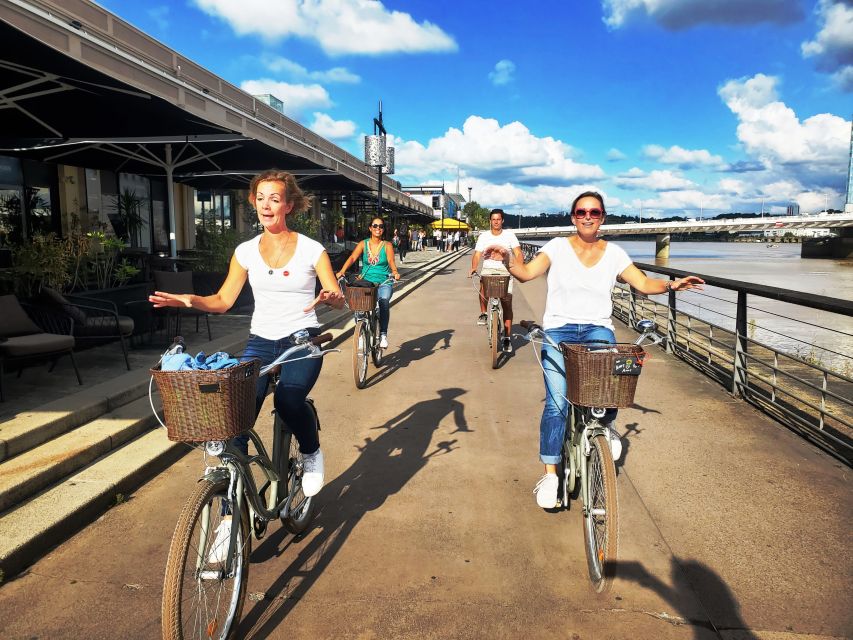 Bordeaux: Top Landmarks & Historic Bike Tour - Bike Comfort, Pace, and What You Should Bring