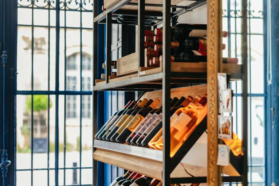 Bordeaux: Wine Masterclass with Cheese and Charcuterie Board - Three single-grape reds: why blending is Bordeaux’s favorite trick