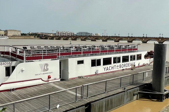 Brunch and cruise on the Garonne in Bordeaux - The square, statues, and the riverside gate